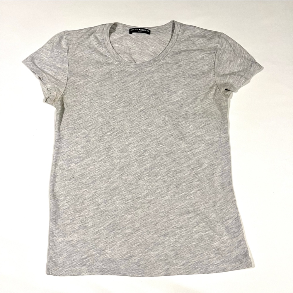 Brandy Melville heather grey tee shirt. “One Size” = Women’s small